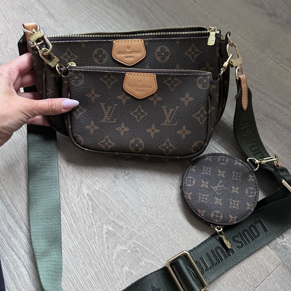 L*V bag - *price reflects au*th
